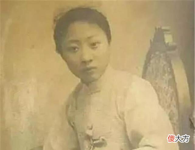 【历史故事】她是上海滩公认的“大姐大”，杜月笙也要敬她三分，下场却很凄惨