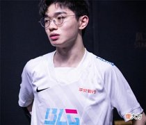 【游戏迷】uzi被自家辅助骂了一顿，最后还是低下了头：“算了，忍一忍吧。”