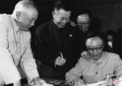 【爱历史】郭沫若想让溥仪做他助手，溥仪回复5个字，郭沫若当场无地自容