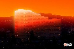 【游戏世界】虚拟世界中的时光穿梭：《荒野大镖客》与《赛博朋克2077》