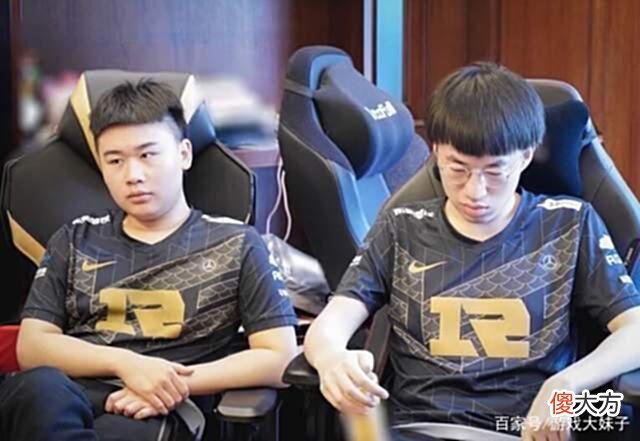【游戏迷】主播前往msi现场，成全场唯一支持RNG的观众，网友提醒他注意安全