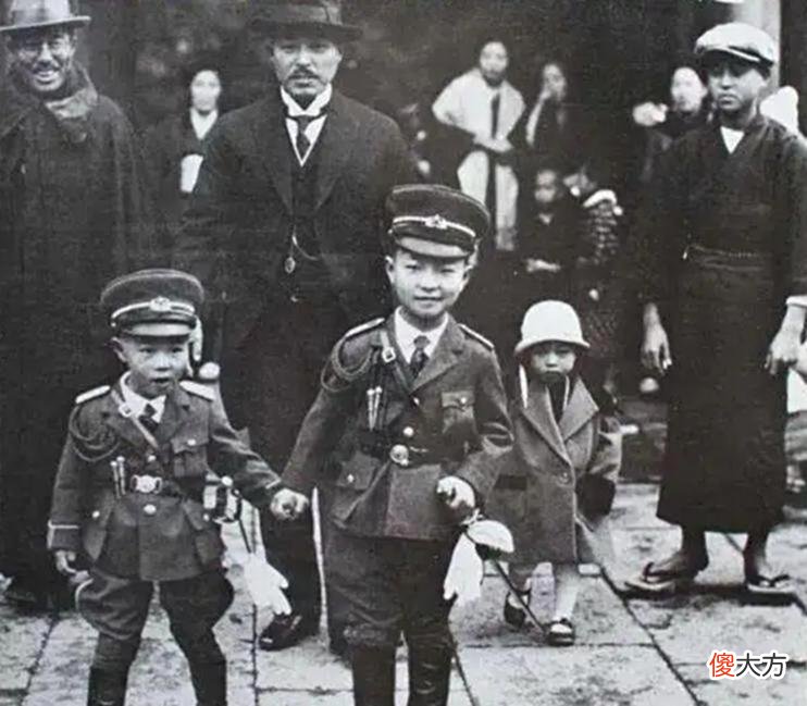 【爱历史】潜伏在中国37年的日本间谍，窃取无数机密，用化名出书，藏得够深