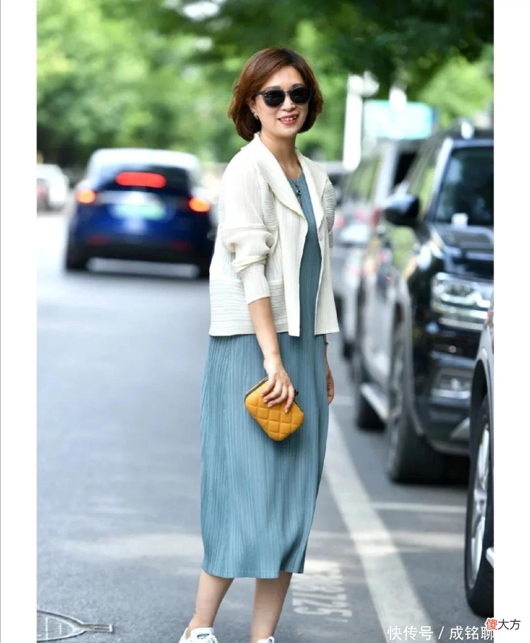 【时尚一点】女人过了60岁后，尽量别穿得太花哨！俗气又掉档次，土气又显老气