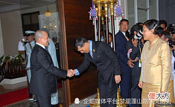 【历史故事】诗琳通公主和西哈莫尼国王都如同良金美玉，而且他们还相识多年