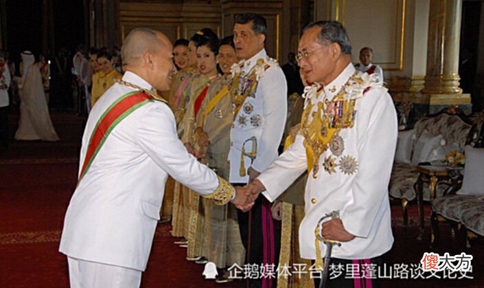 【历史故事】诗琳通公主和西哈莫尼国王都如同良金美玉，而且他们还相识多年