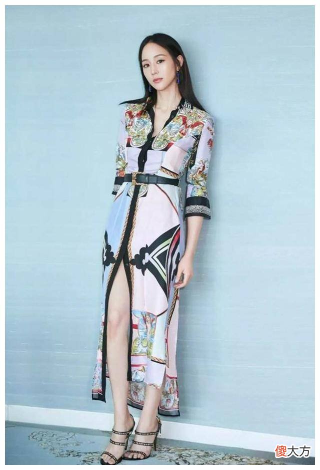 【时尚一点】今年春天流行时尚，年龄下降，百搭泡菜裙很流行