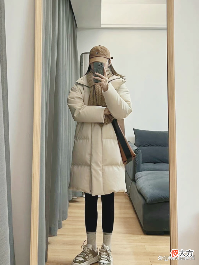 【时尚一点】冬季穿搭原则之一就是如果上面的衣服已经很宽松了