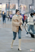 【时尚一点】皮草改良在里面，职场女性可以穿出来上班的，比较保暖