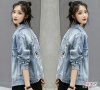 【时尚一点】牛仔外套穿上薄款外套最为保险，穿起来便利和便利和明智