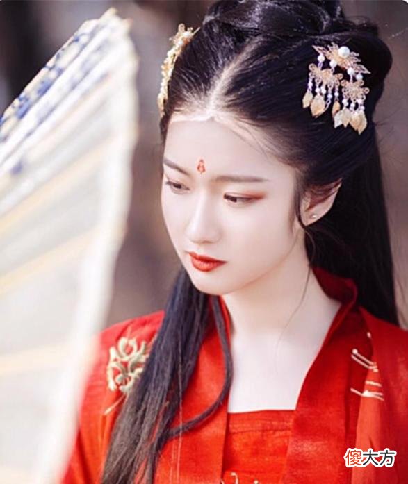 【爱历史】《代嫁王妃》看着代嫁拜堂的小哭包，战王轻哄：乖，等你很久了