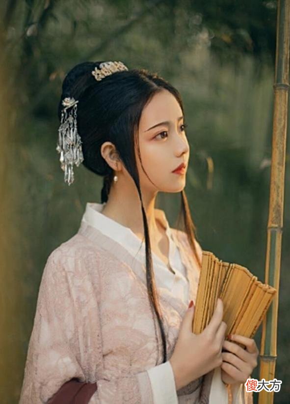 【爱历史】《代嫁王妃》看着代嫁拜堂的小哭包，战王轻哄：乖，等你很久了