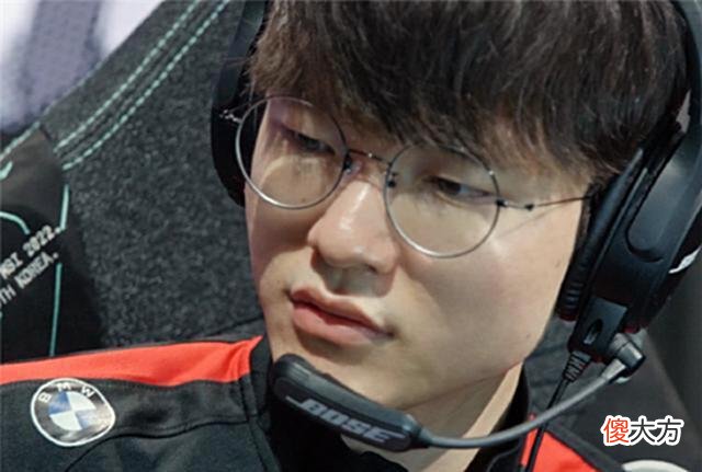 【游戏迷】Faker突然停了下来：“他就像是乌兹一样，说多了我就死定了。”