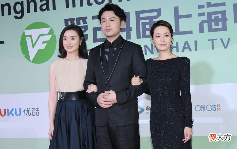 【就爱时尚】中年女性的穿搭范例，越简约越有味道