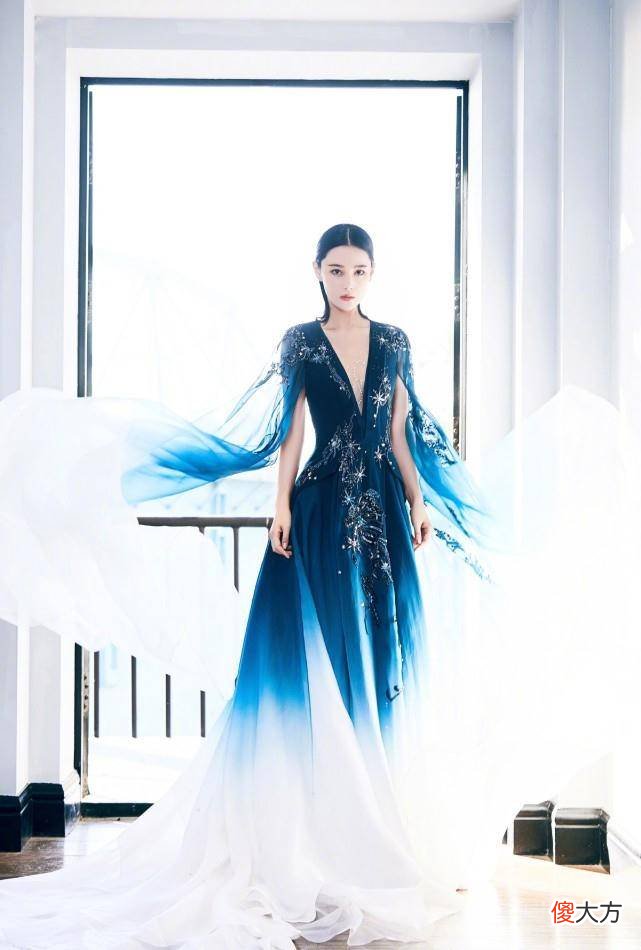 【时尚一点】张馨予穿着橙黄色运动服，充满了活力与年轻，展现古典女性的美