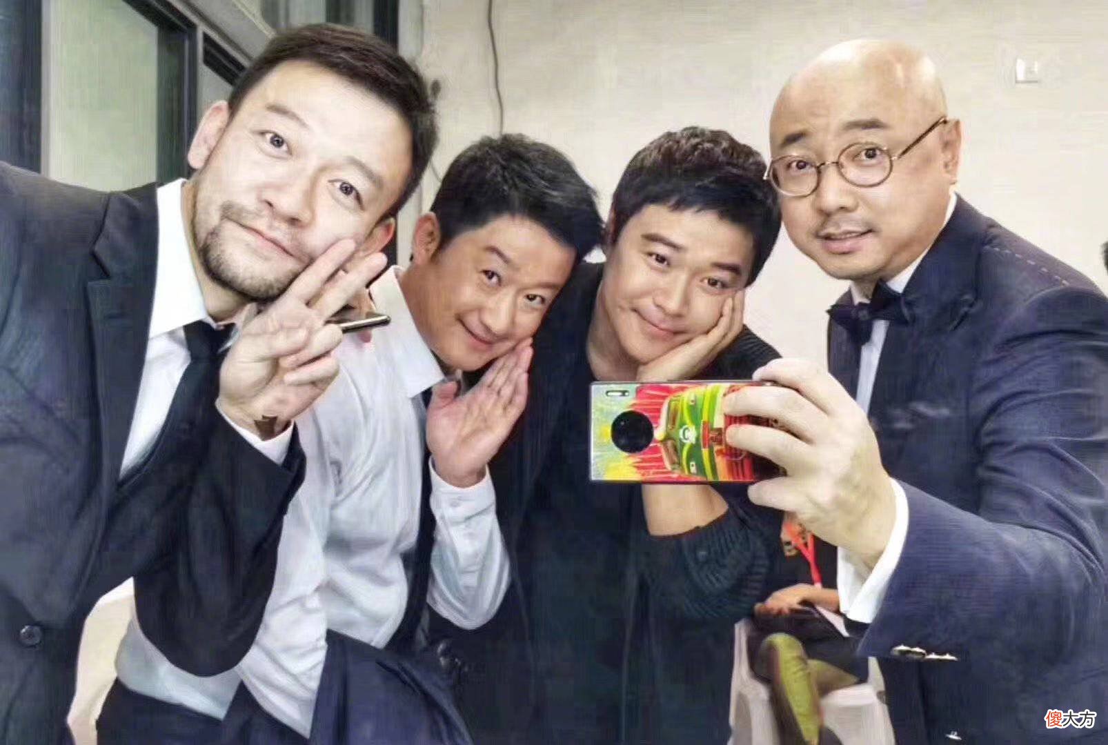 【时尚一点】武警大男子形象po出去了，原来男人卖起萌来也没女人啥事了