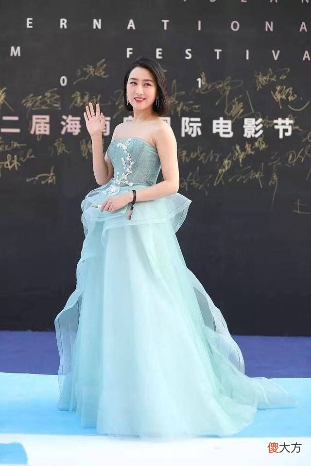 【时尚一点】武警大男子形象po出去了，原来男人卖起萌来也没女人啥事了