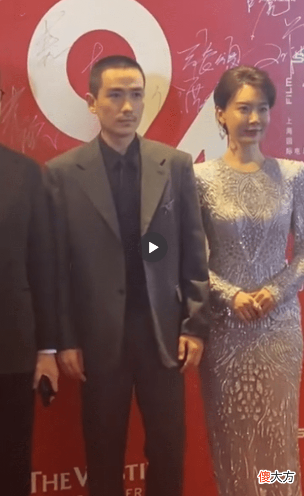 【就爱时尚】殷桃、曾黎、周冬雨、朱一龙同穿礼服，谁的气场更胜一筹