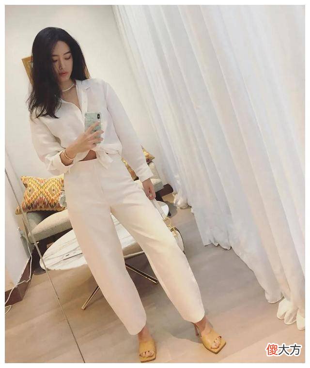 【时尚一点】《芳华》杨采钰的半身裙很甜，什么角度都很漂亮