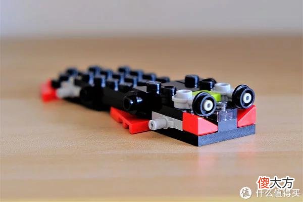 【就爱时尚】乐高手记 篇九十七：——LEGO 乐高超级赛车系列 30434 阿斯顿·马丁 Valkyrie AMR Pro 拼砌包