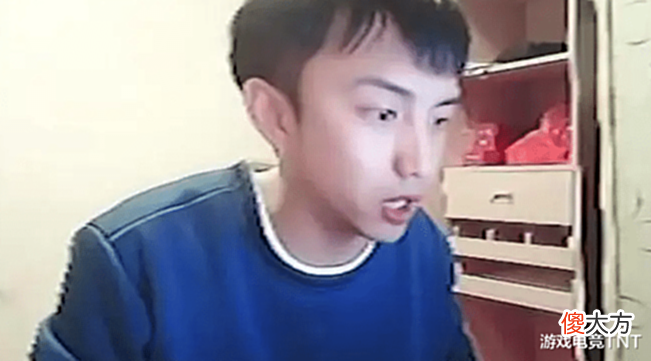 【游戏迷】耀扬又立flag,表示不会再摔键盘了,水友:不摔键盘有人看?