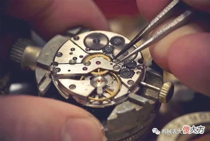 【时尚一点】机械表大师：如果纯粹地为了装门面，什么表值得买？