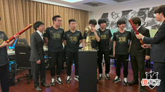 【游戏世界】RNG拿下MSI冠军！小虎完爆Faker，Gala暴打小吕布