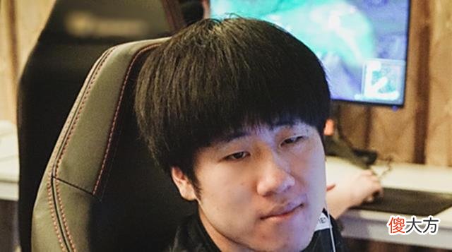【游戏世界】FMVP，赛区第一AD！外国媒体：它们都是双刃剑