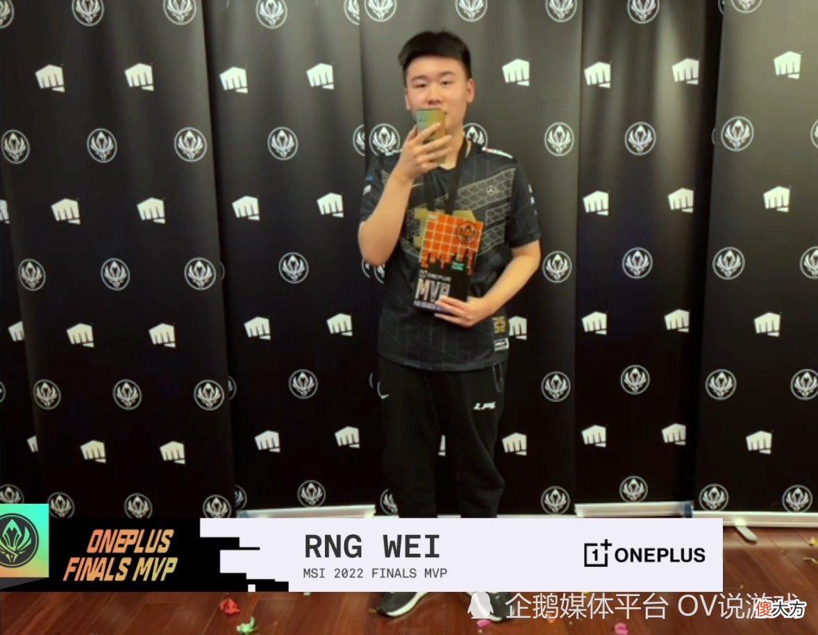 【游戏世界】“RNG NB”！MSI季中赛“三冠王”到手！RNG鏖战5局力克T1！