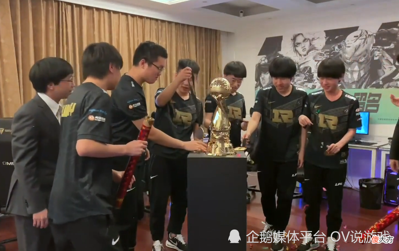【游戏世界】“RNG NB”！MSI季中赛“三冠王”到手！RNG鏖战5局力克T1！