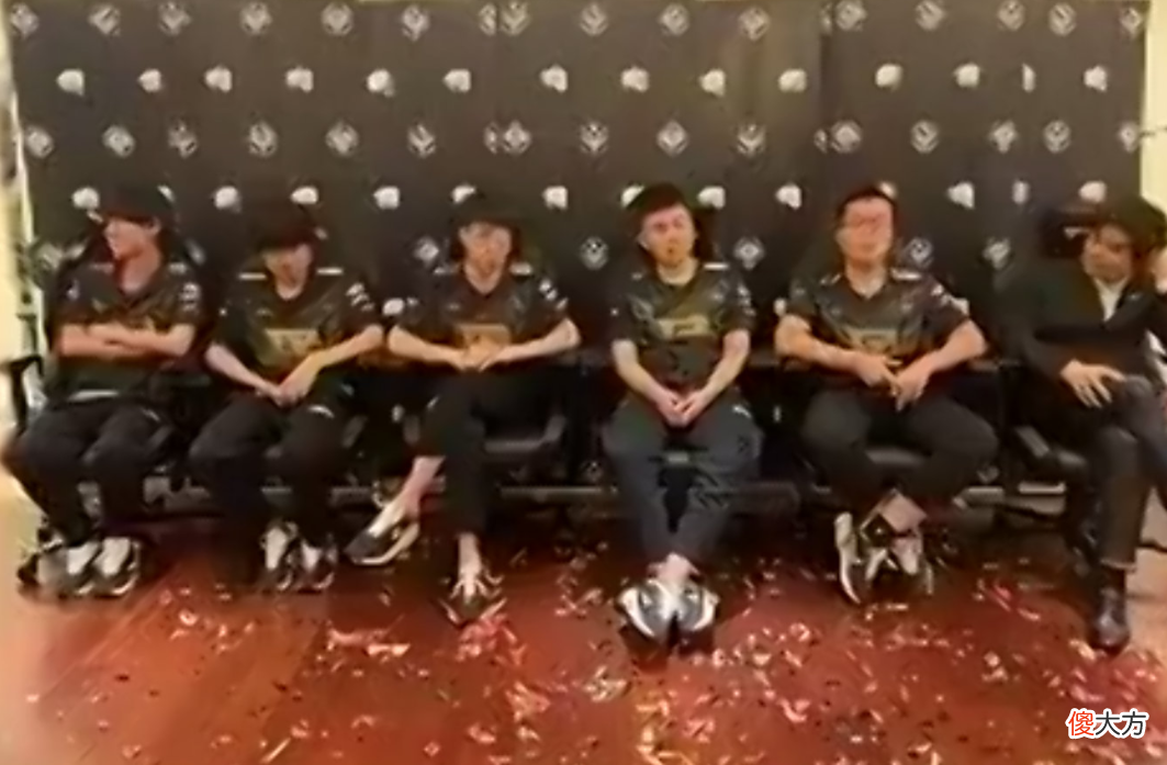【游戏迷】“输的原因是不能先选蓝色方”，小明直接回怼T1教练，小虎说出名句