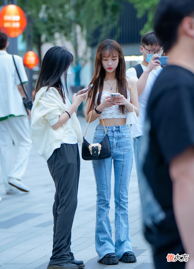 【时尚一点】杭州最真实的夏季街拍是这样，穿裤子的女生会更多，每一套都好看