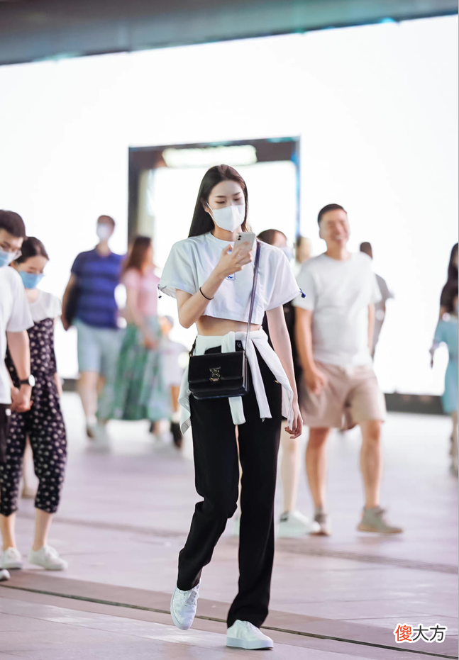 【时尚一点】杭州最真实的夏季街拍是这样，穿裤子的女生会更多，每一套都好看