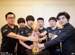 【游戏世界】RNG喜提MSI三冠王！小虎赛后霸气怼T1：输了什么都是借口