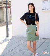 【时尚一点】夏日穿搭要以舒适为前提，高级感也不能少，简约的T恤穿搭就很不错