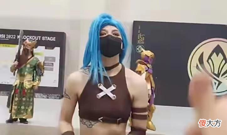 【游戏世界】户外主播小赵直击MSI现场！为RNG花式应援，正面硬刚小姐姐？