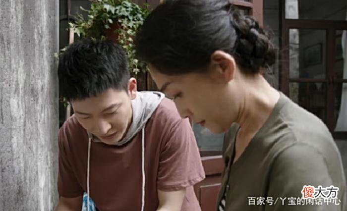 【爱历史】都挺好：赵美兰编织的谎言害了苏明成，导致苏明成暴打明玉！