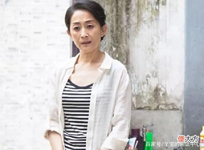 【爱历史】都挺好：赵美兰编织的谎言害了苏明成，导致苏明成暴打明玉！