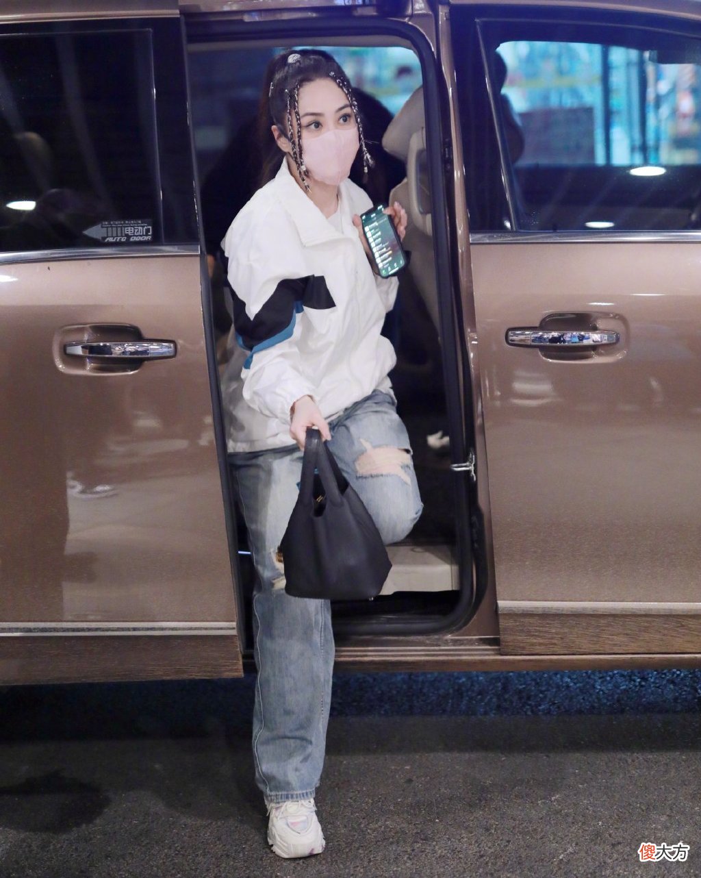 【就爱时尚】阿娇、阿sa私服路透曝光，露出小蛮腰又美又飒，状态回春太惹眼