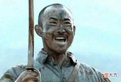 【爱历史】《亮剑》黑岛围攻骑兵连，骑兵连全军覆没，李云龙为何无动于衷？