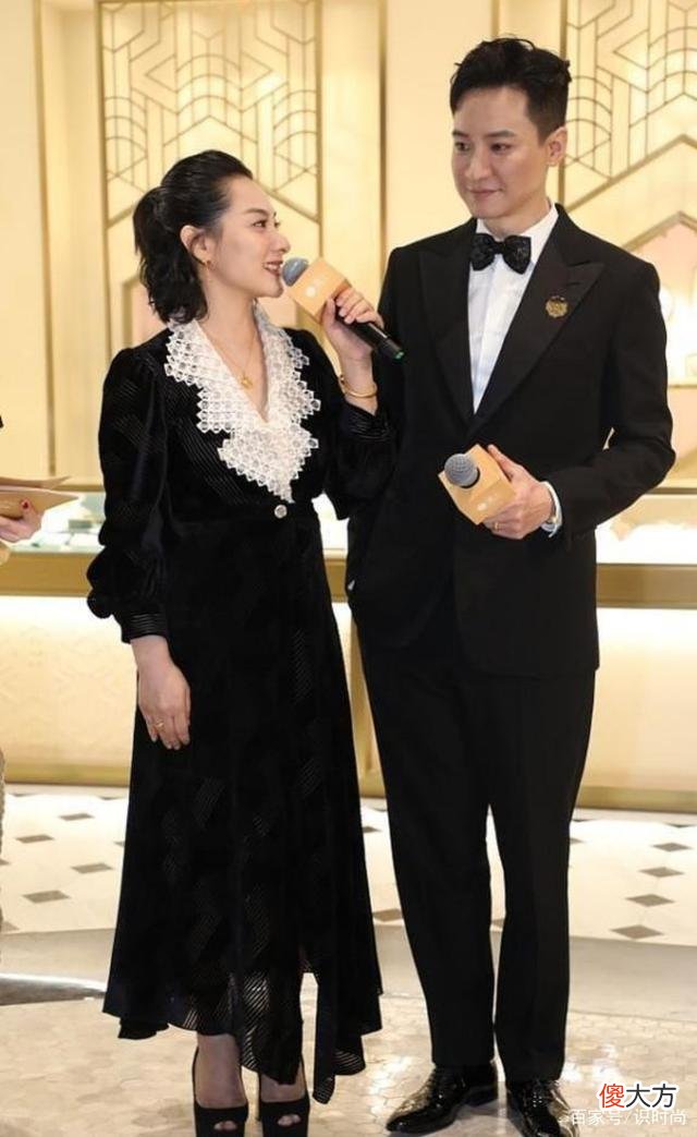 【时尚一点】刘璇的娃娃领连衣裙穿搭风格大分享