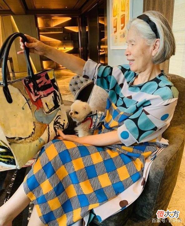 【就爱时尚】66岁叶惠美如何打造潮流时髦造型
