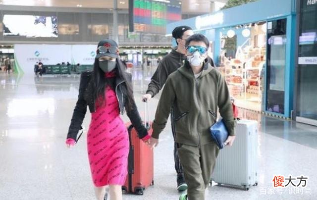 【就爱时尚】冉莹颖：紧身裙+外套，凸显身材与气质