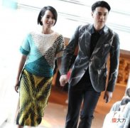 【时尚一点】周一围朱丹夫妇同风格情侣装怎么穿搭？