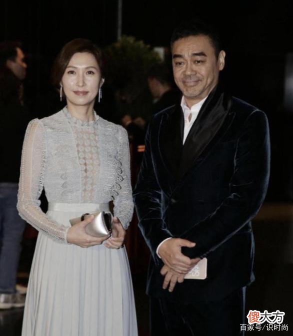 【时尚一点】郭蔼明的温柔穿搭造型大放送