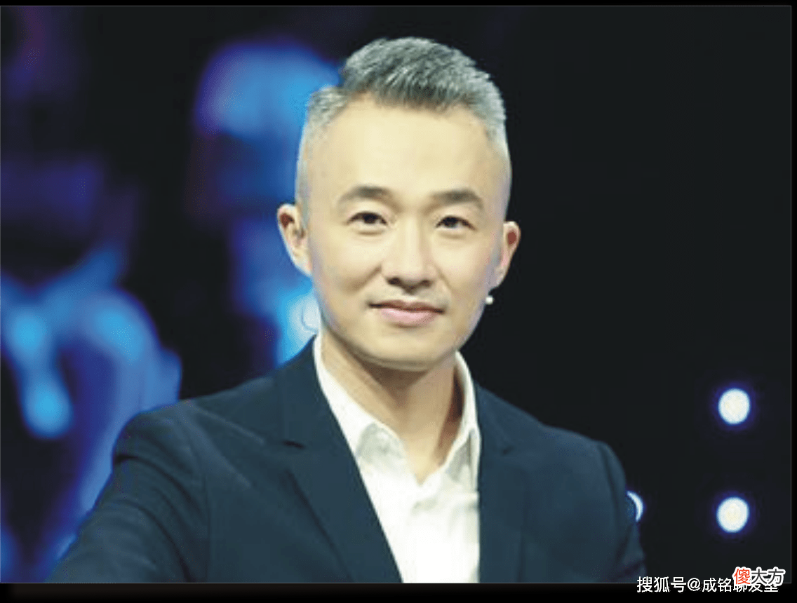 【就爱时尚】45岁的男人白发不注意这三个方面的内容，你就知道该怎么做了