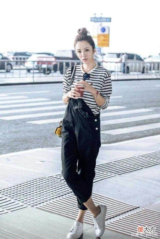 【时尚一点】赵今麦的t恤衫的穿搭风格赏析