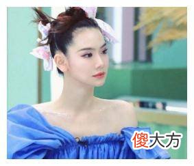 【就爱时尚】我不需要最近真的迷上戚薇，露肩的身材都可以让她穿戚薇粉丝