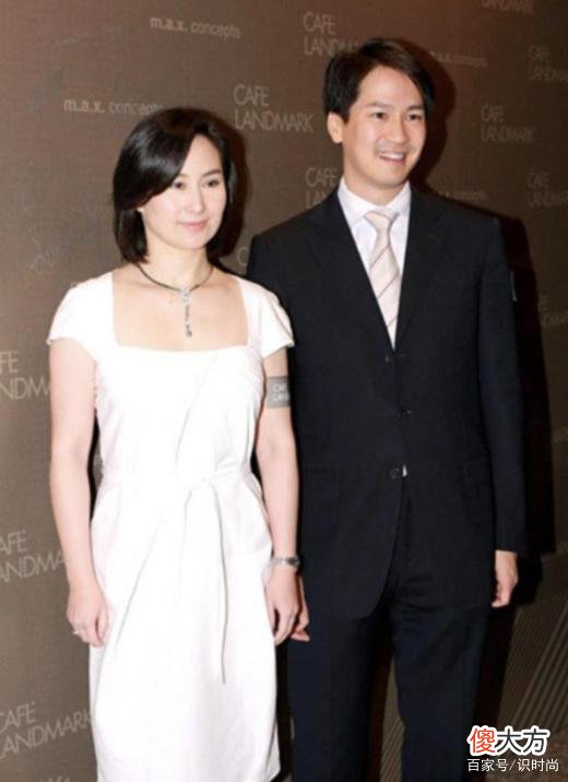 【就爱时尚】何超琼：成熟女性在穿衣搭配上，如何穿出高级感和女人味？