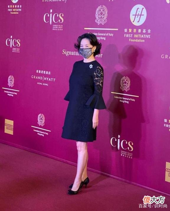 【就爱时尚】何超琼：成熟女性在穿衣搭配上，如何穿出高级感和女人味？