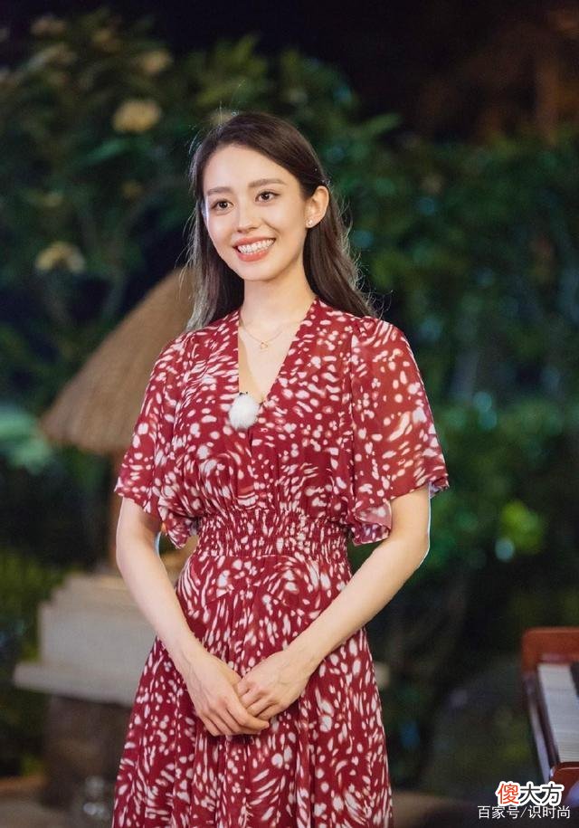 【时尚一点】郎朗和吉娜的时尚穿搭，一起来看看吧